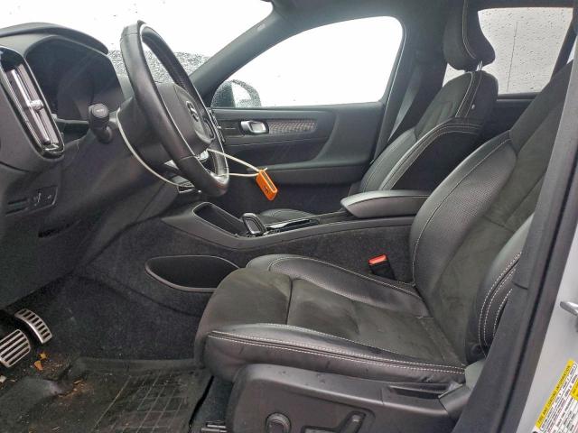 Volvo XC40 Recharge Image 10