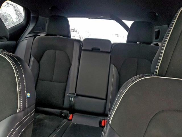 Volvo XC40 Recharge Image 9