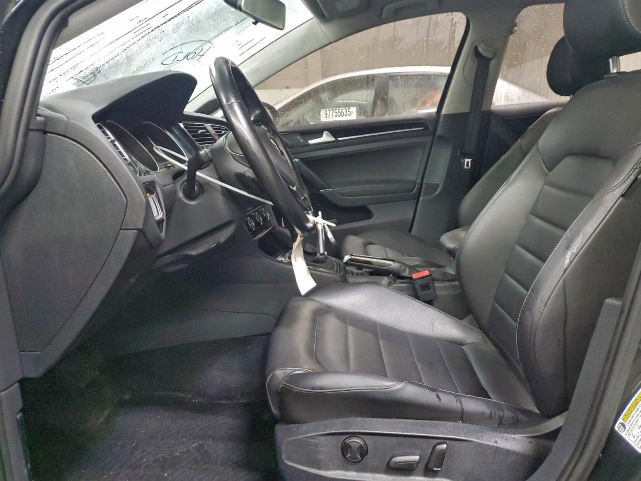 Volkswagen Golf Image 6