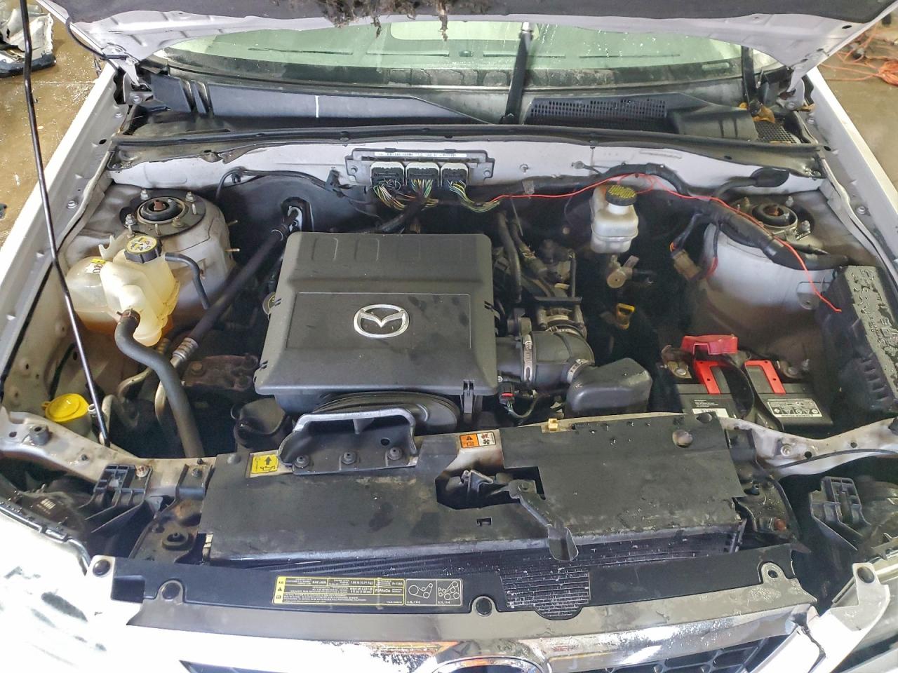 Mazda Tribute S Image 9