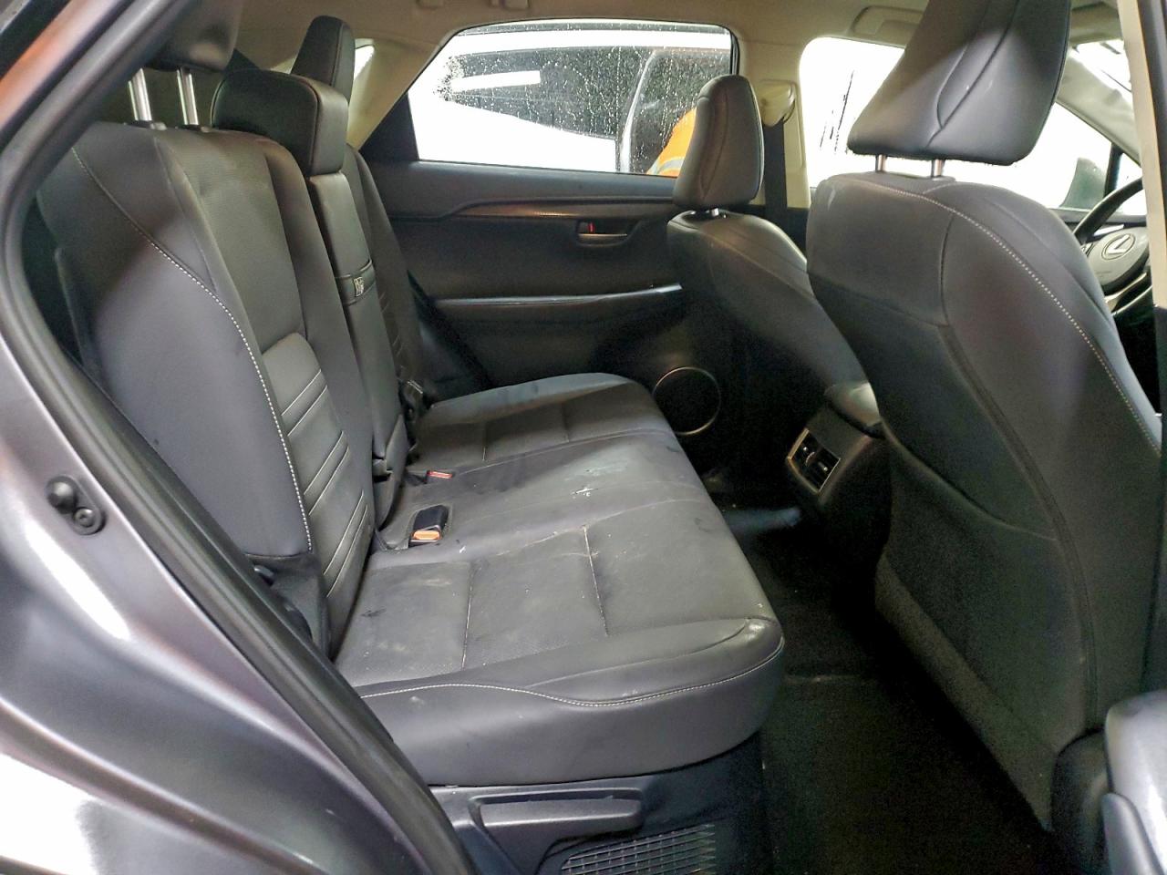 Lexus NX 300h Image 3