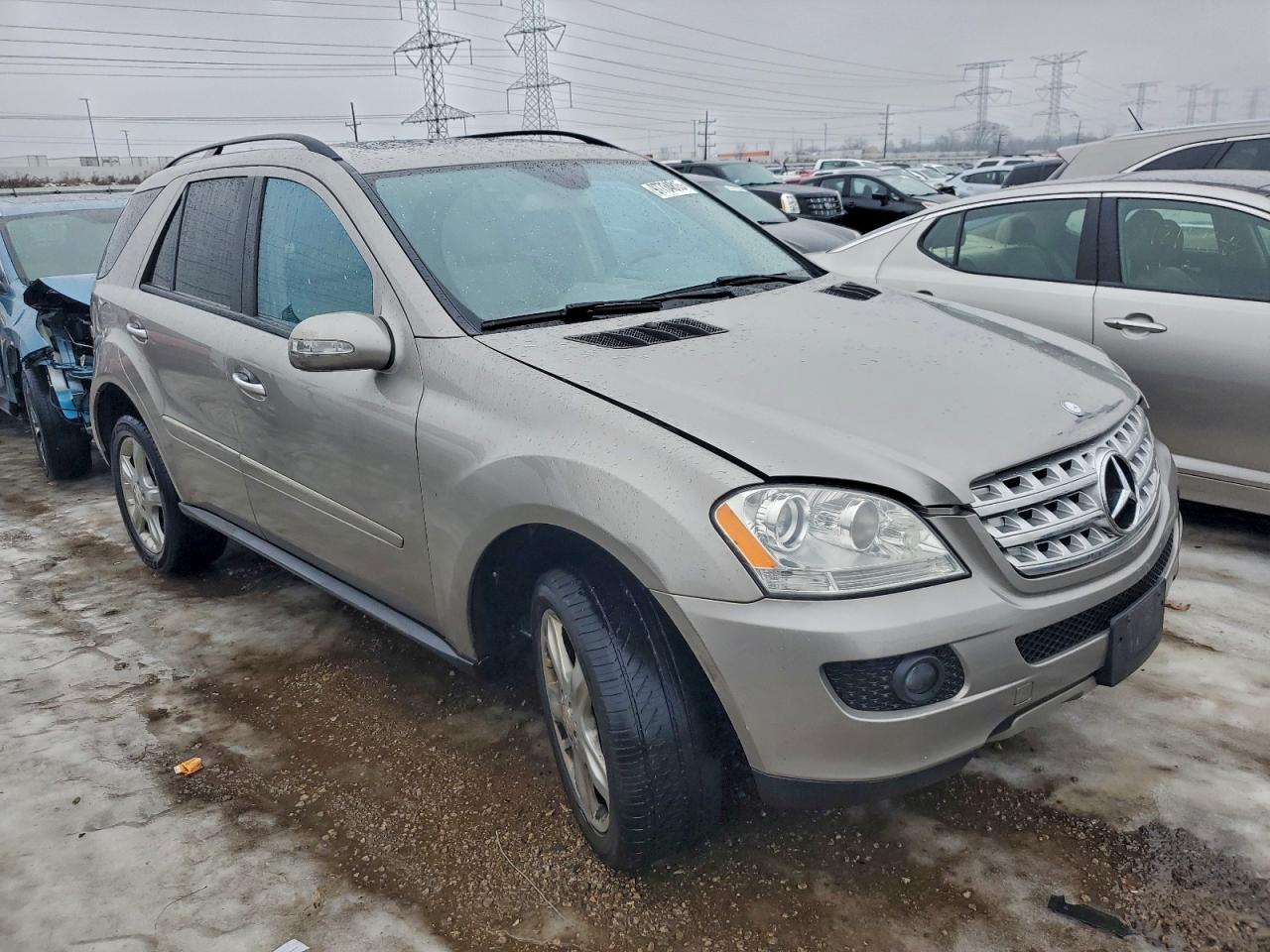 Mercedes-Benz M-Class 350 Image 2