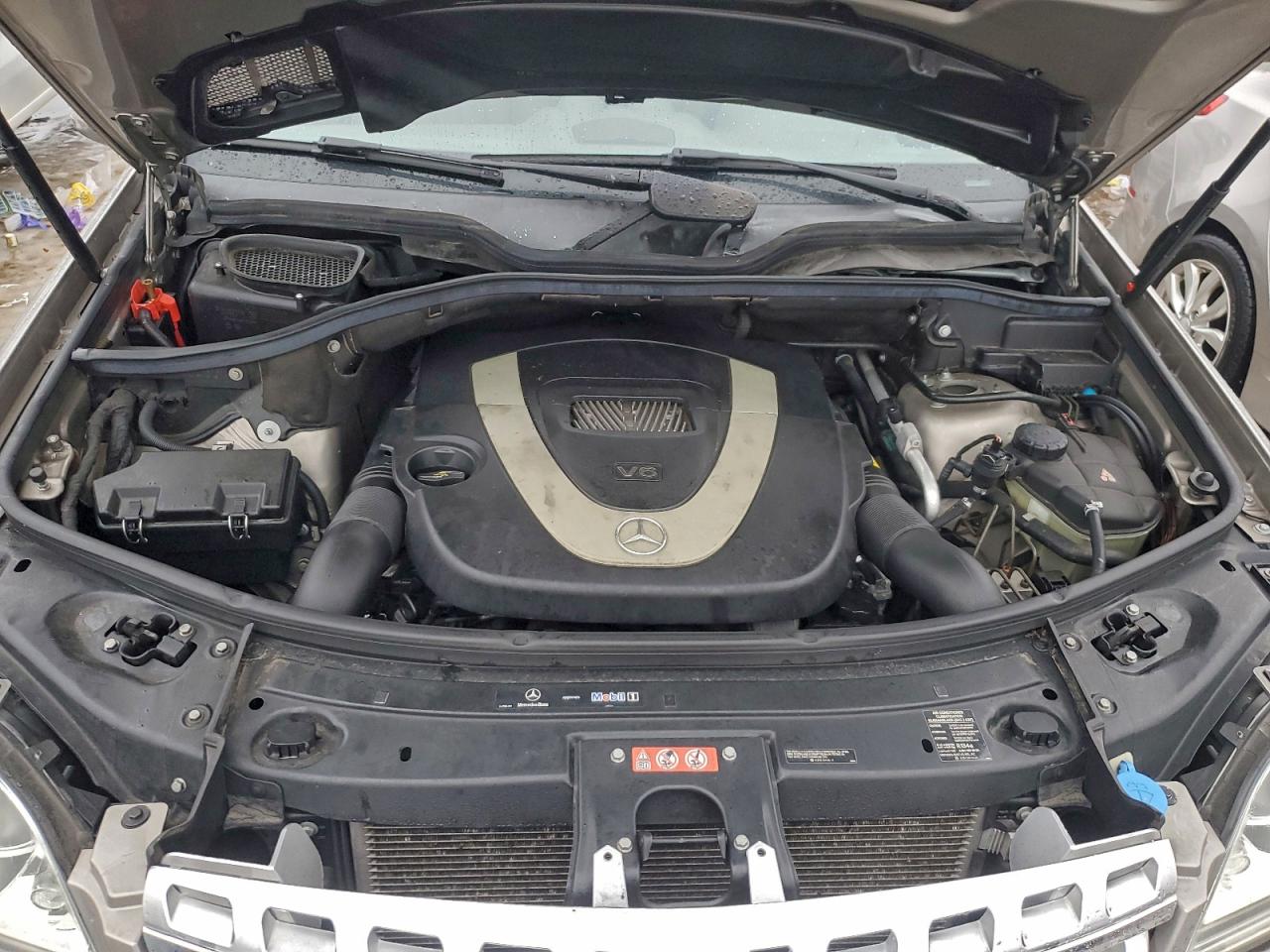 Mercedes-Benz M-Class 350 Image 11