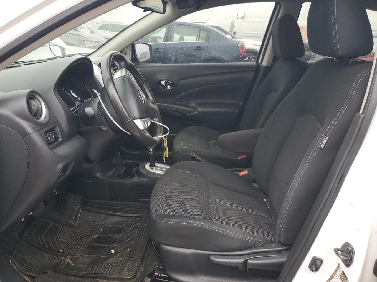 Nissan Versa S Image 5