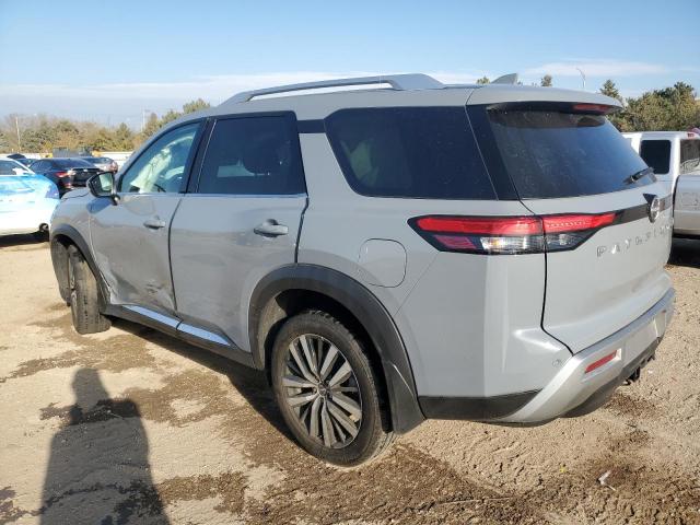 Nissan Pathfinder Platinum Image 10