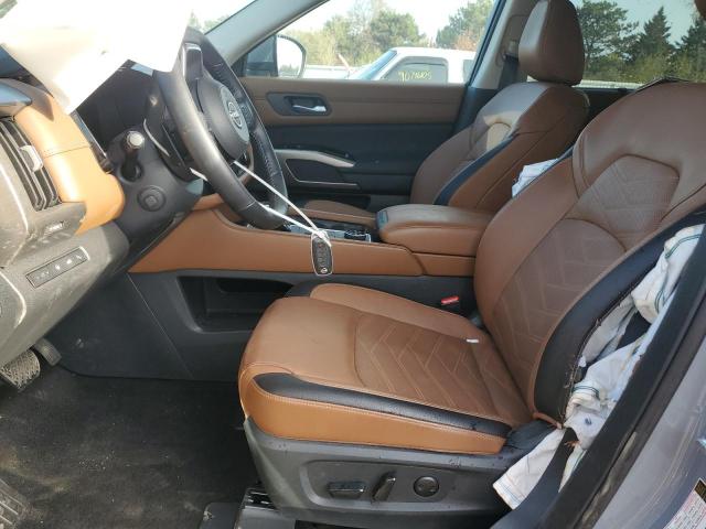 Nissan Pathfinder Platinum Image 12