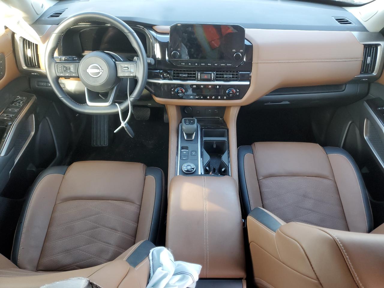 Nissan Pathfinder Platinum Image 4