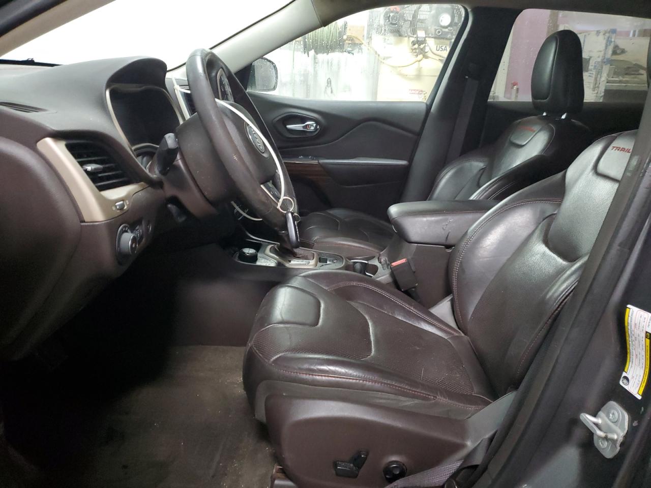 Jeep Cherokee Trailhawk Image 8