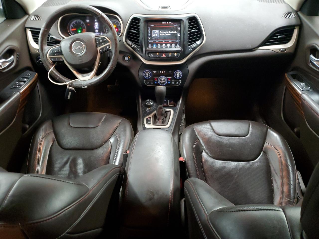 Jeep Cherokee Trailhawk Image 11