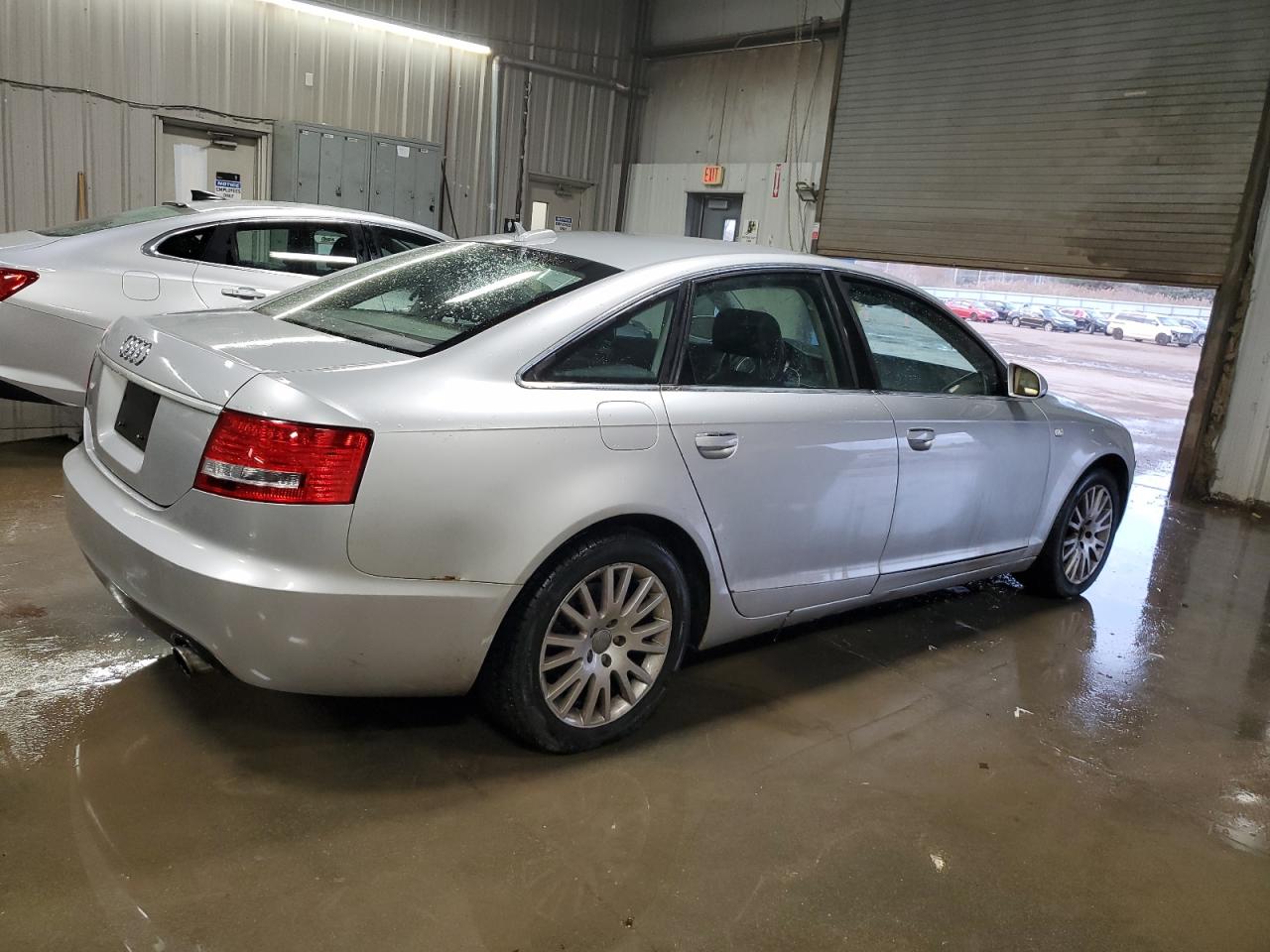 Audi A6 3.2 Quattro Image 3