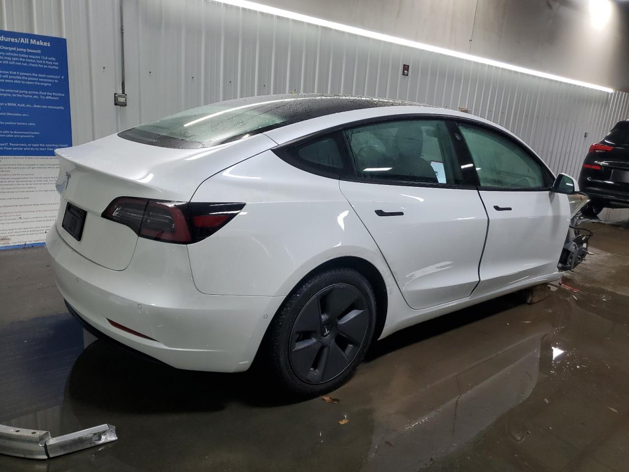 Tesla Model 3 Image 3