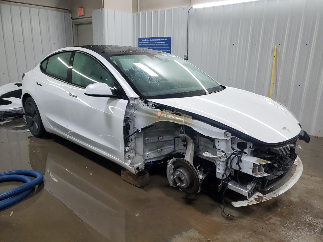 Tesla Model 3 Image 4
