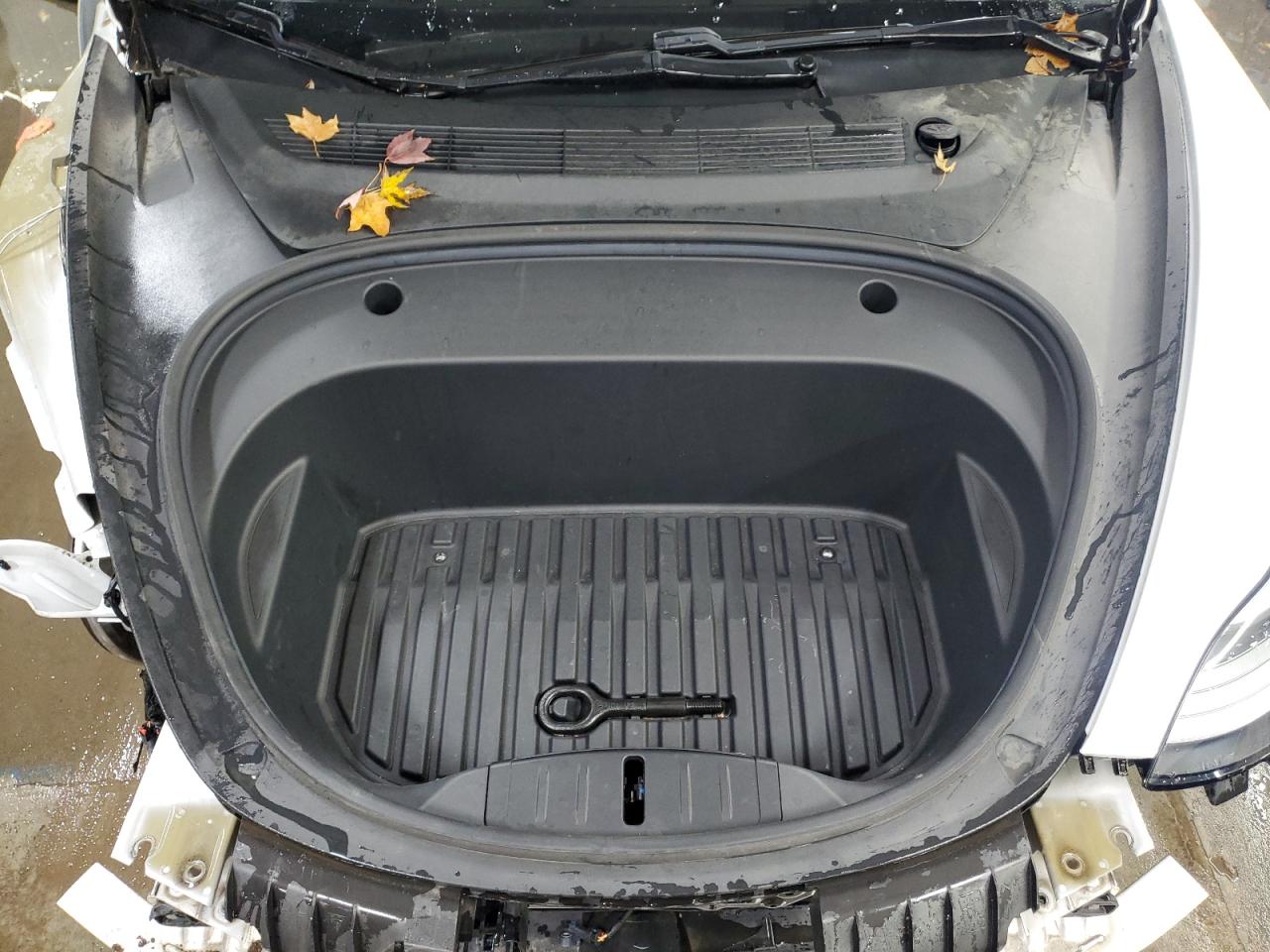 Tesla Model 3 Image 9