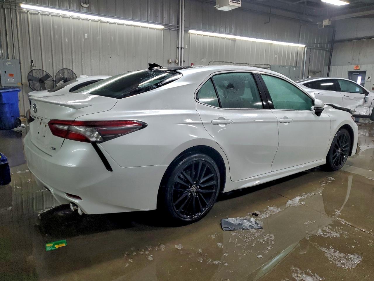 Toyota Camry Xse Image 3