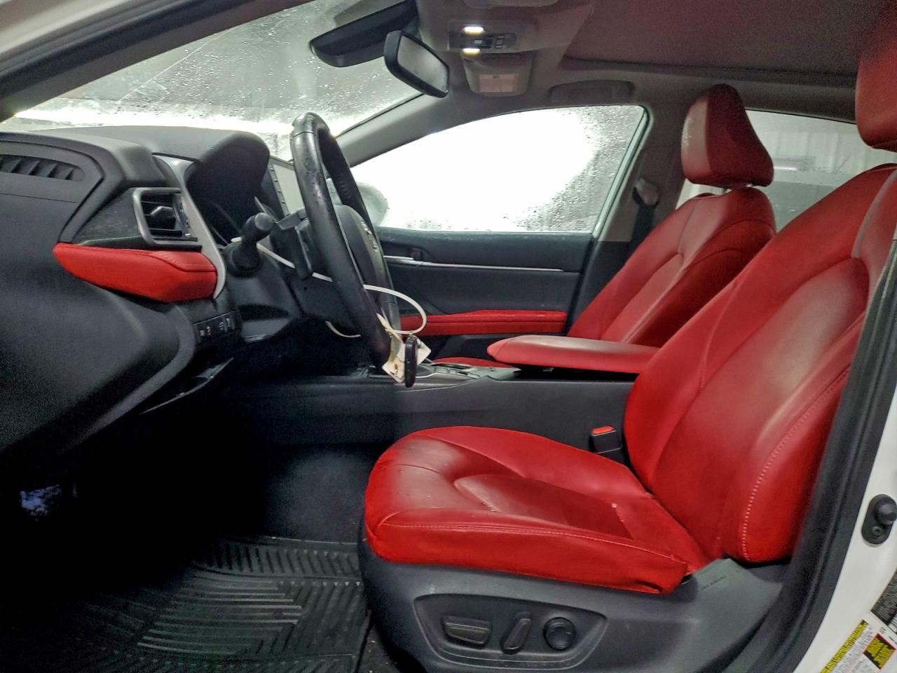 Toyota Camry Xse Image 6