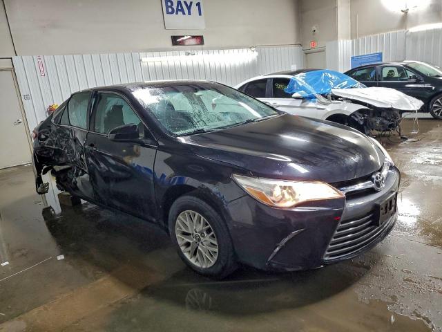 Toyota Camry Le Image 5