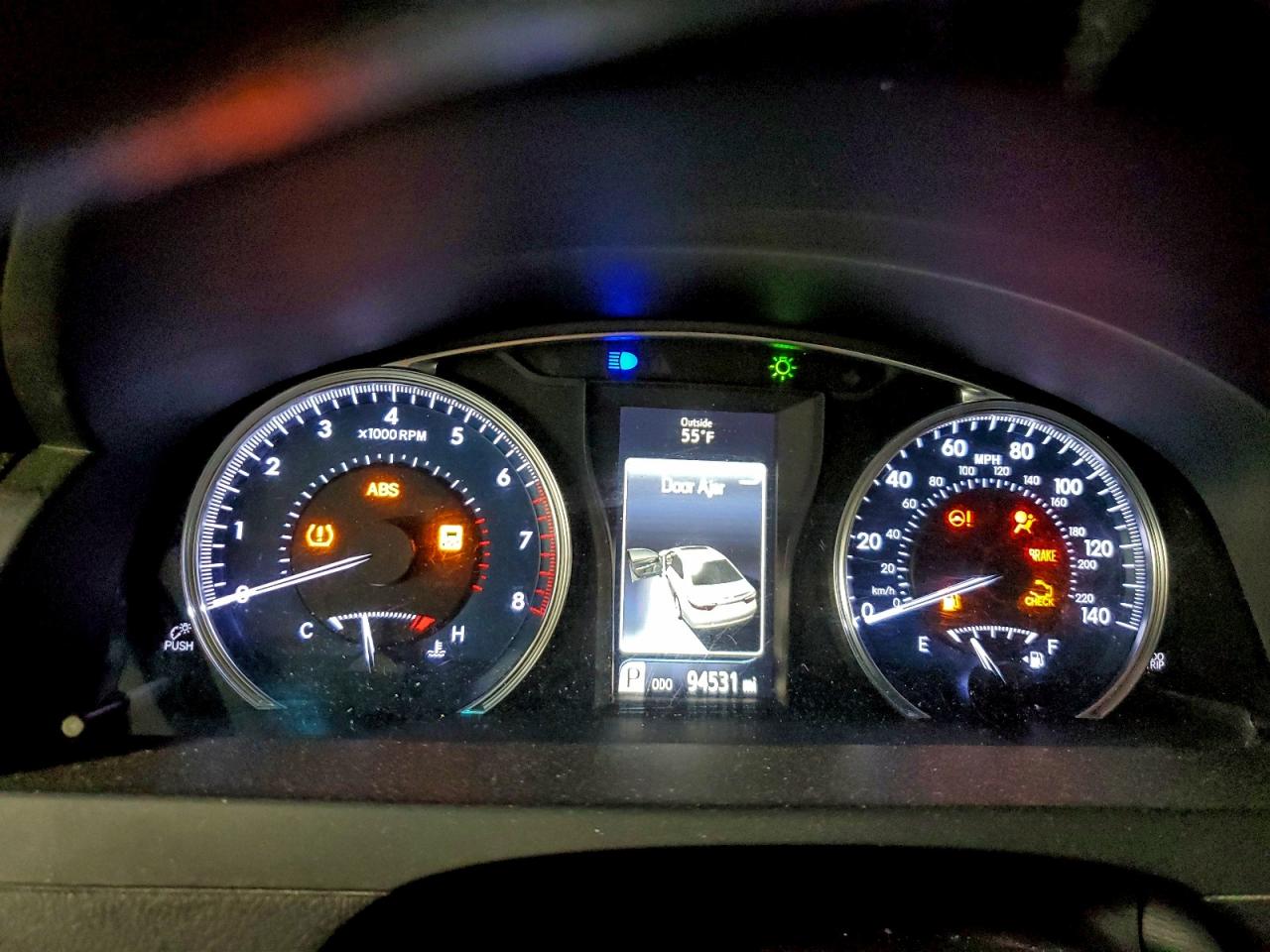 Toyota Camry Le Image 7