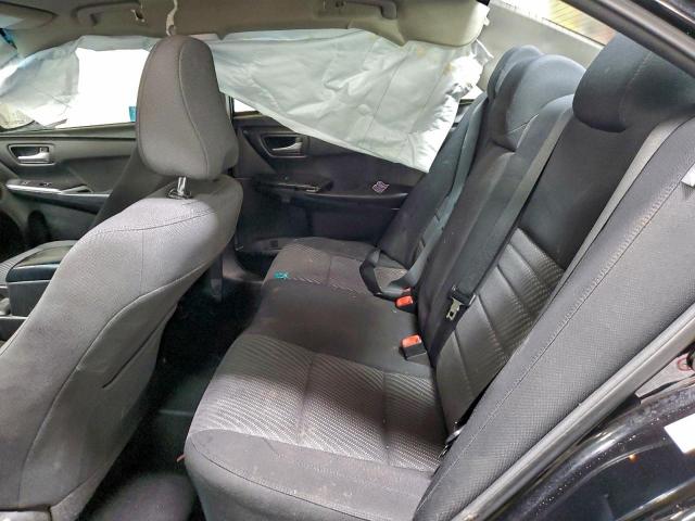 Toyota Camry Le Image 8