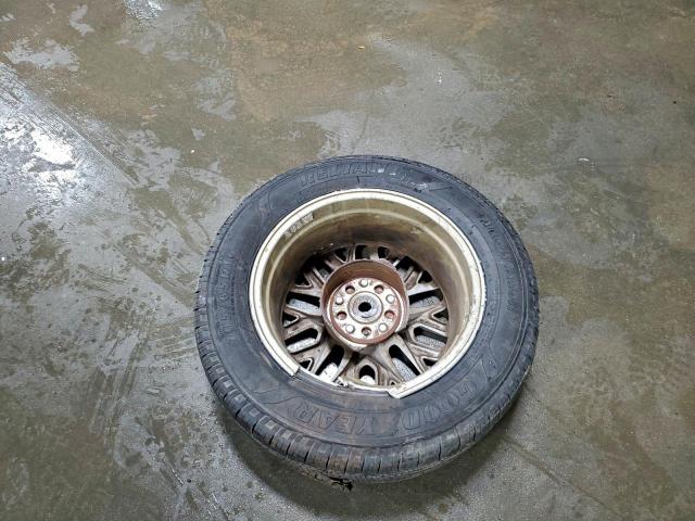 Toyota Camry Le Image 12