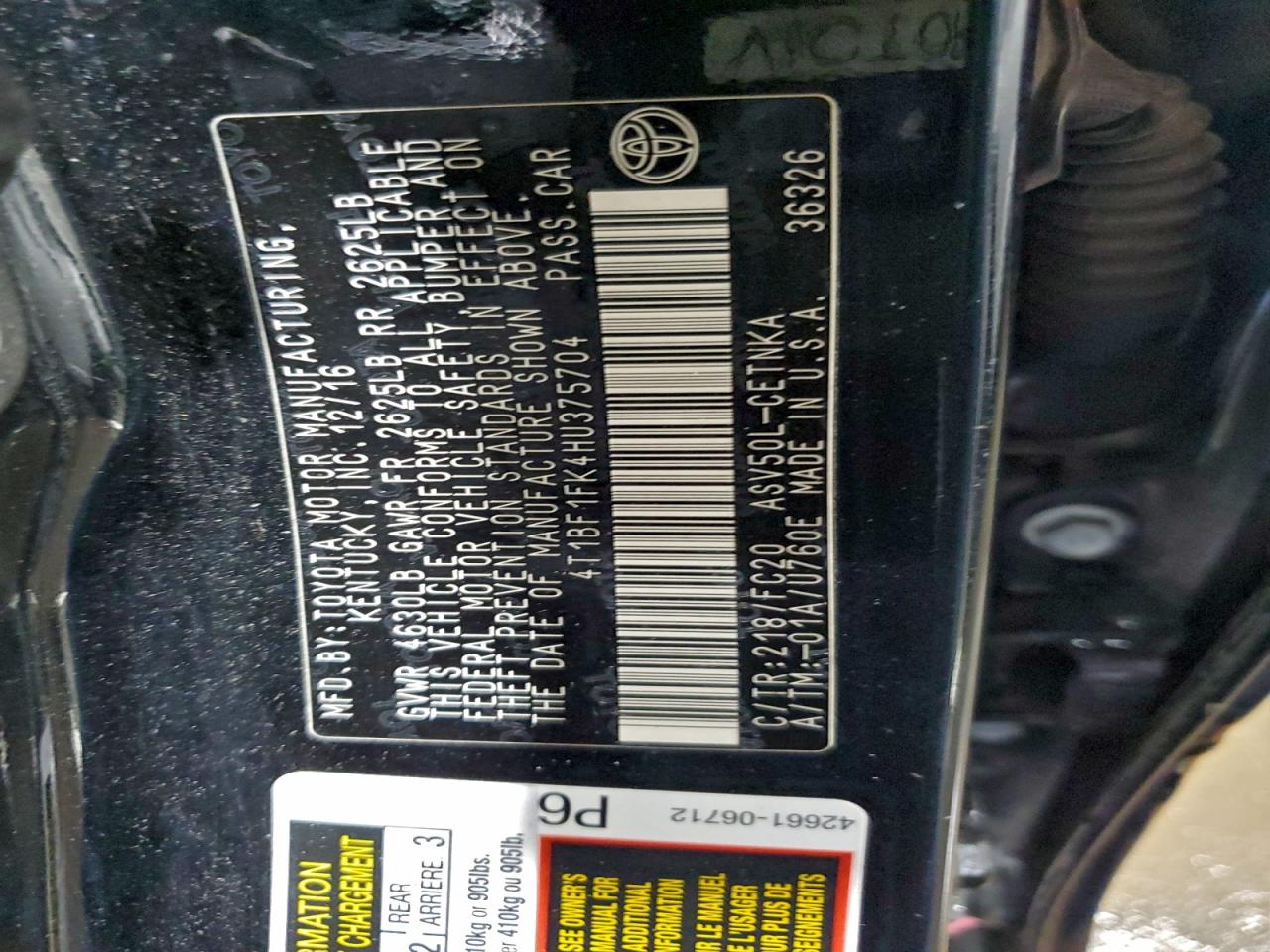 Toyota Camry Le Image 10