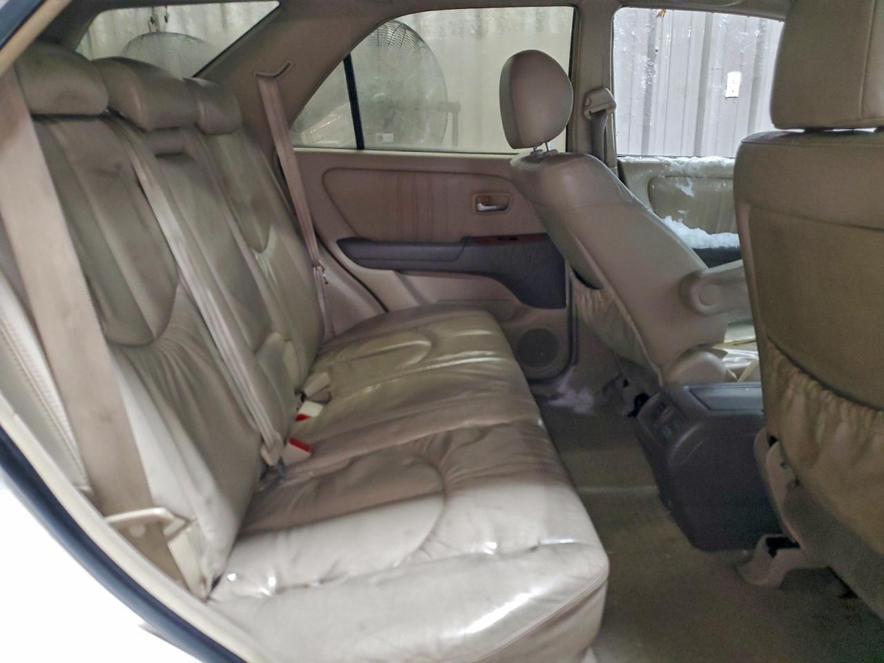 Lexus RX 300 Image 10