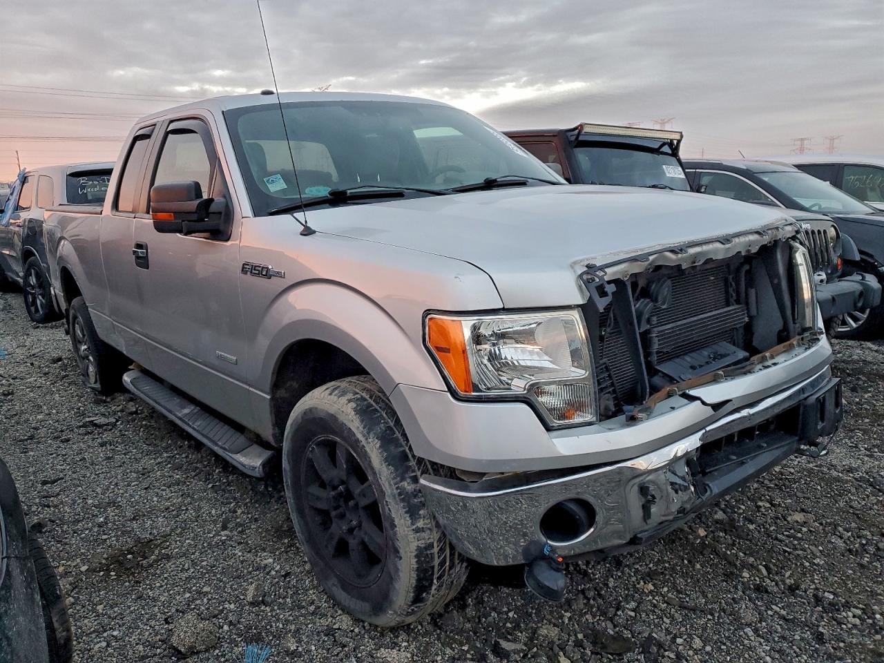 Ford F-150 Super Cab Image 4