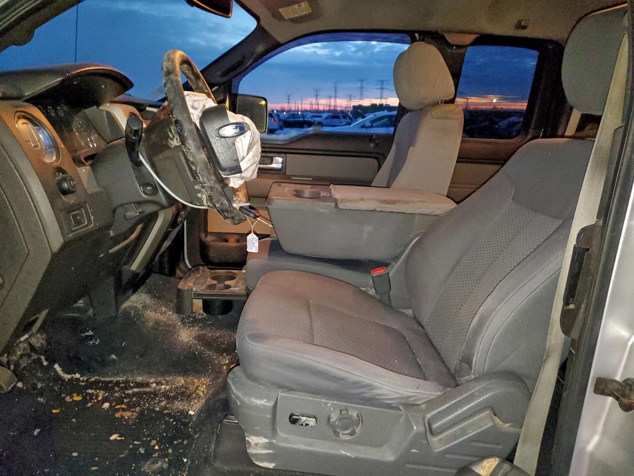 Ford F-150 Super Cab Image 6