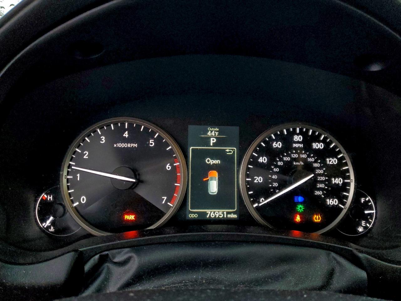 Lexus NX 200t Base Image 8