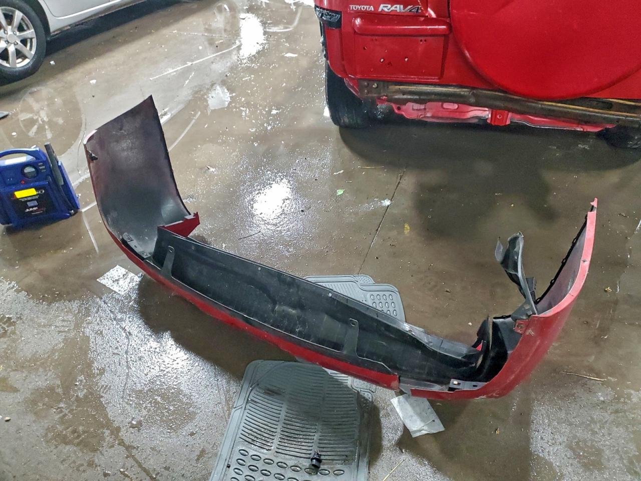 Toyota RAV4 Image 10