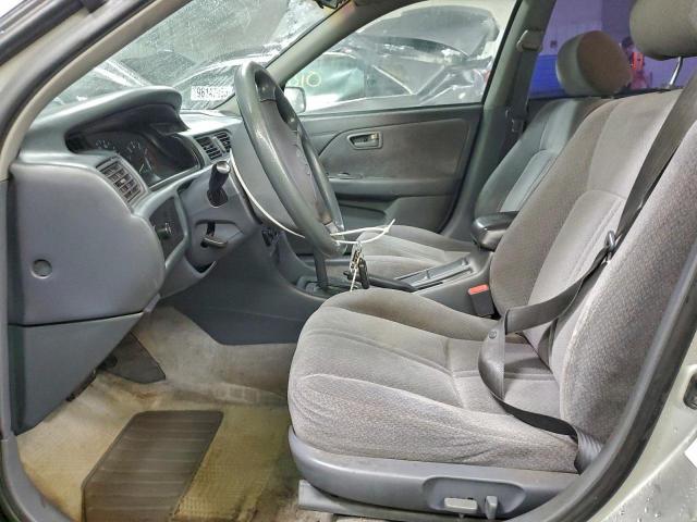 Toyota Camry Le Image 4