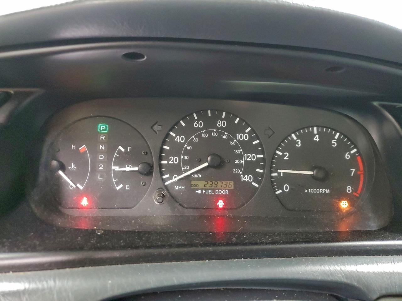 Toyota Camry Le Image 6