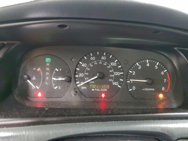 Toyota Camry Le Image 6