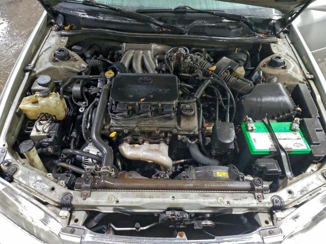 Toyota Camry Le Image 10