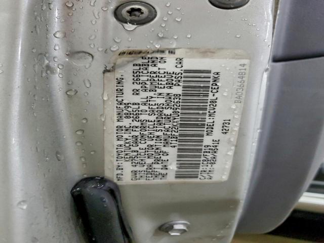 Toyota Camry Le Image 12