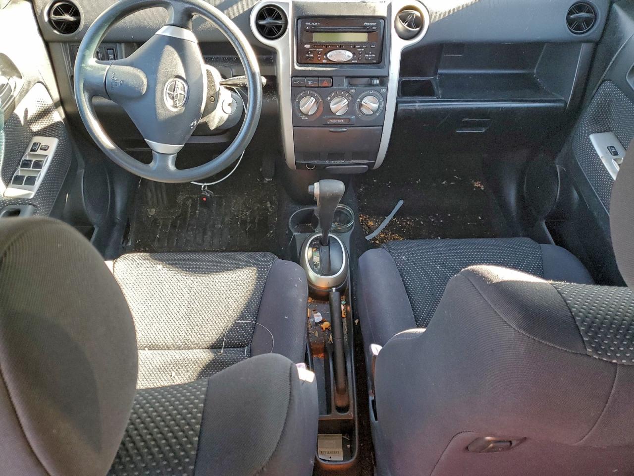 Toyota Scion Xb Image 4