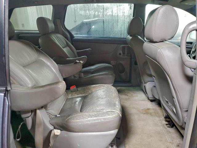 Toyota Sienna Ce Image 11