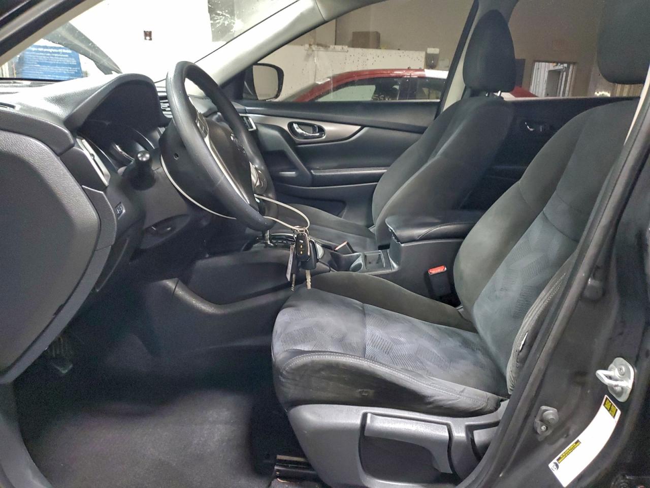 Nissan Rogue S Image 2