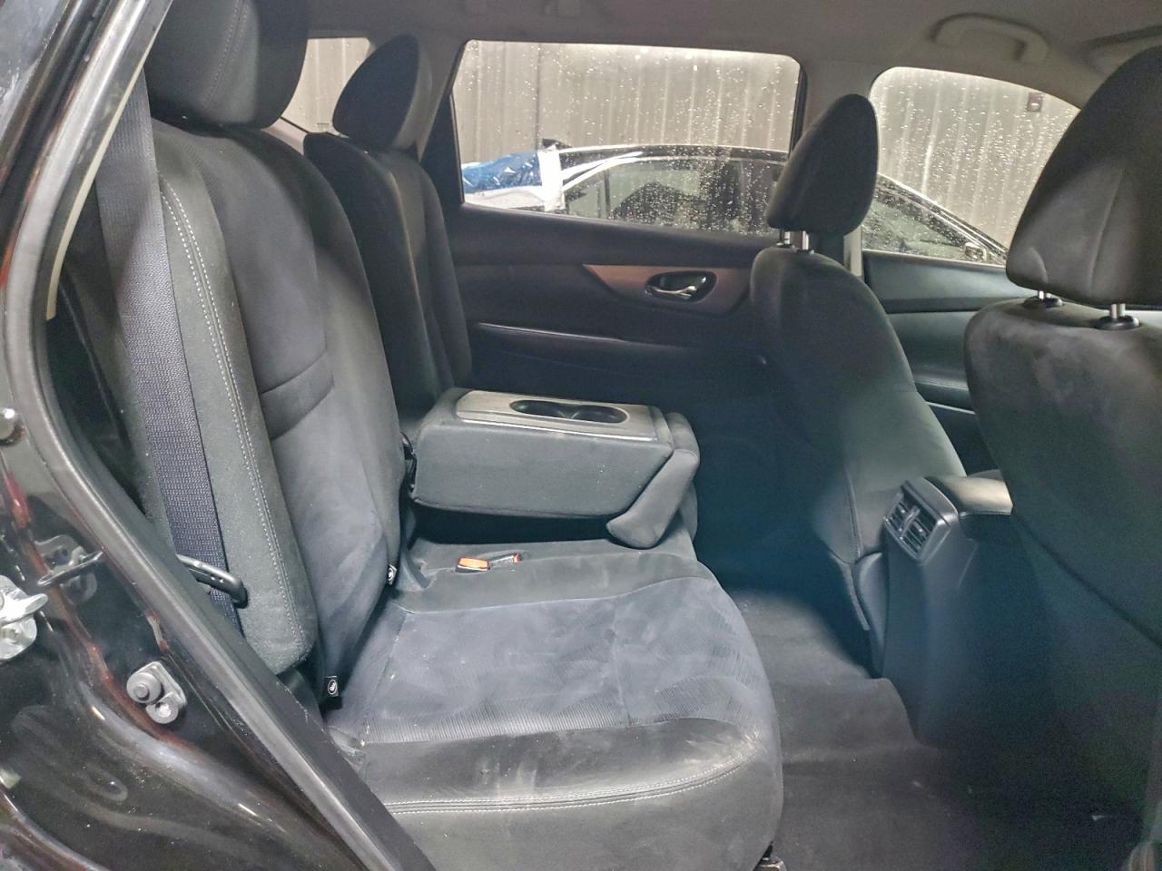 Nissan Rogue S Image 8