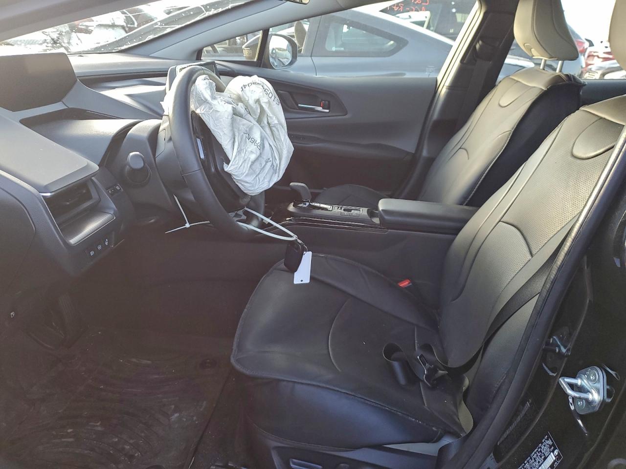 Toyota Prius Le Image 8