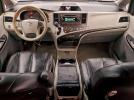 Toyota Sienna Le Image 11