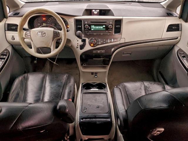 Toyota Sienna Le Image 11