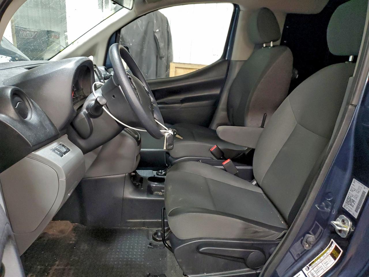 Nissan Nv 2.5s Image 13