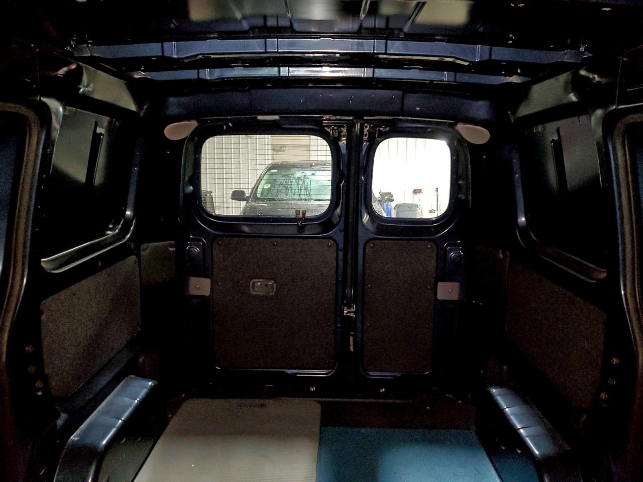 Nissan Nv 2.5s Image 5