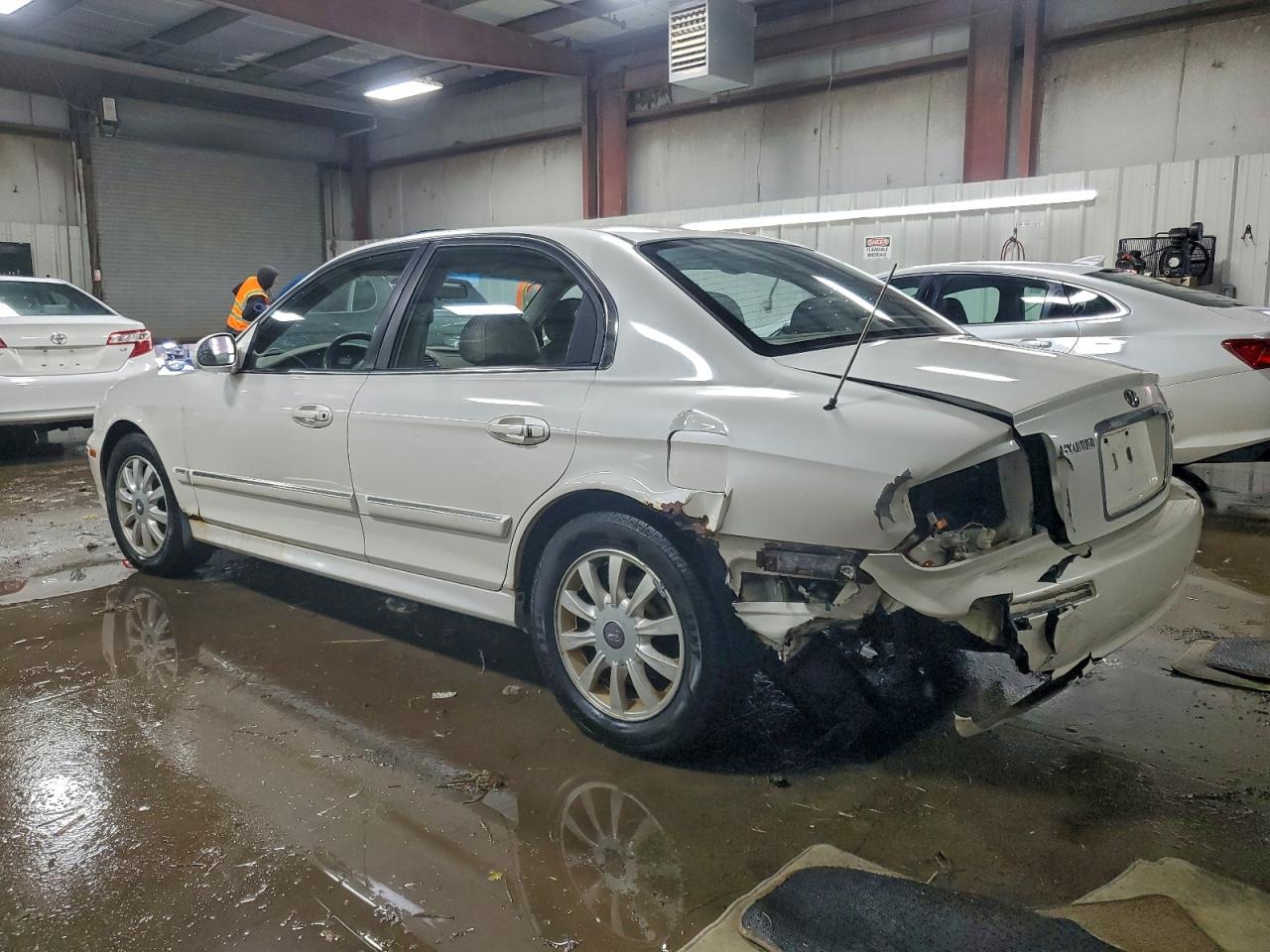 Hyundai SONATA Gls Image 2