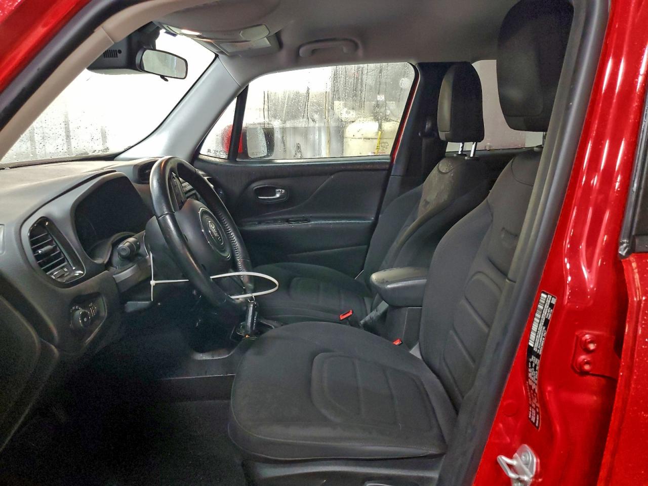 Jeep Renegade Latitude Image 10