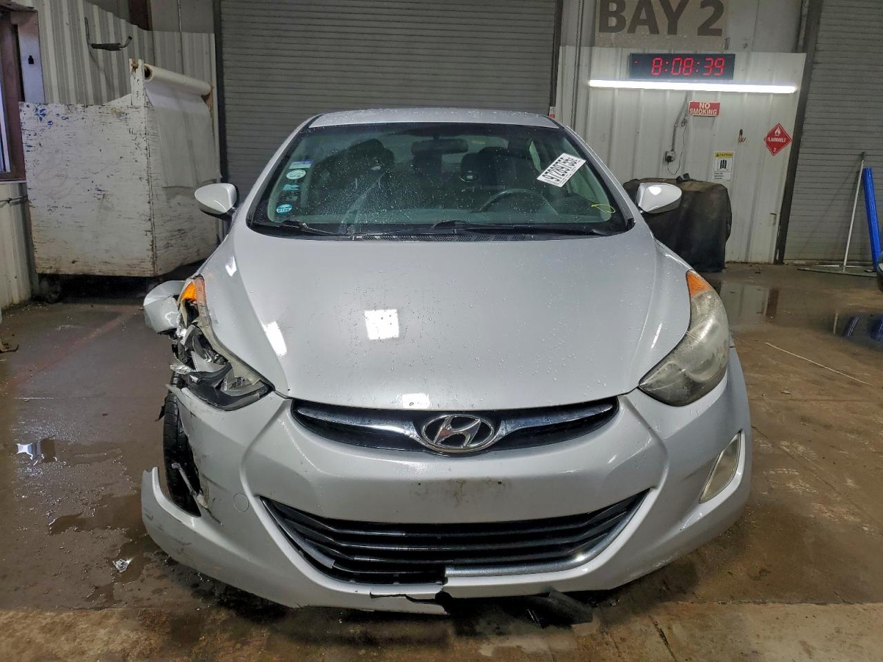 Hyundai ELANTRA Gls Image 8