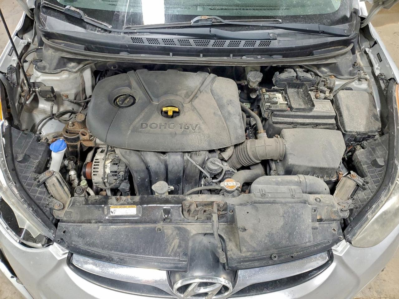 Hyundai ELANTRA Gls Image 10