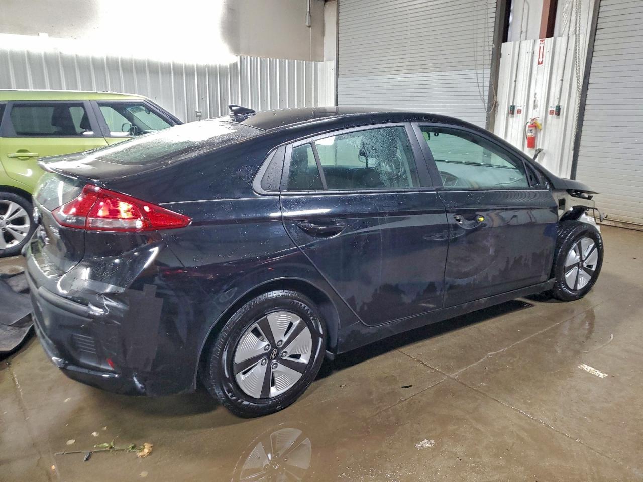 Hyundai Ioniq Blue Image 12