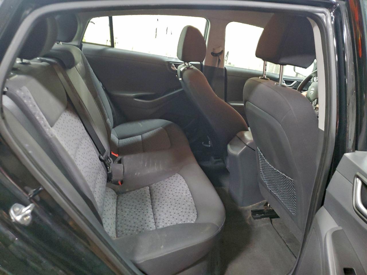 Hyundai Ioniq Blue Image 6