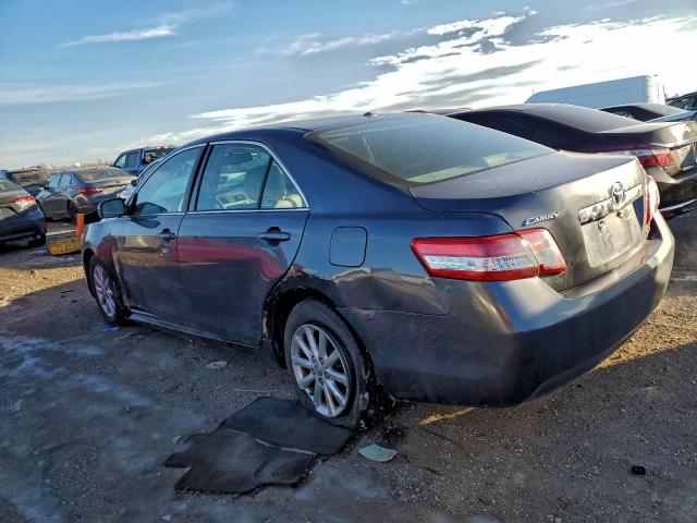 Toyota Camry Base Image 11